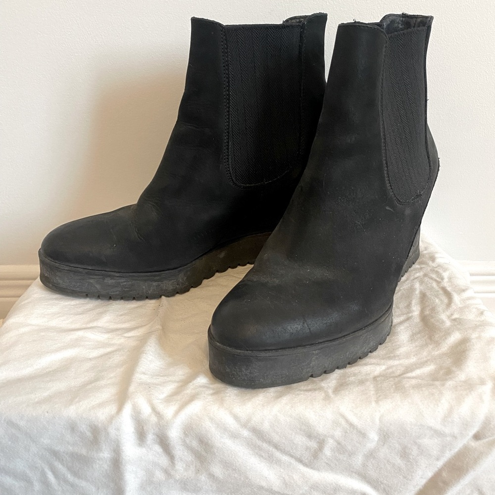 Leather Ankle boots (browns)